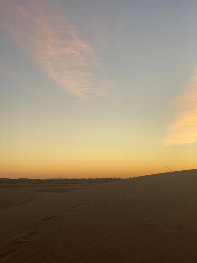 Merzouga Luxury Tents - Glamping Экстерьер фото